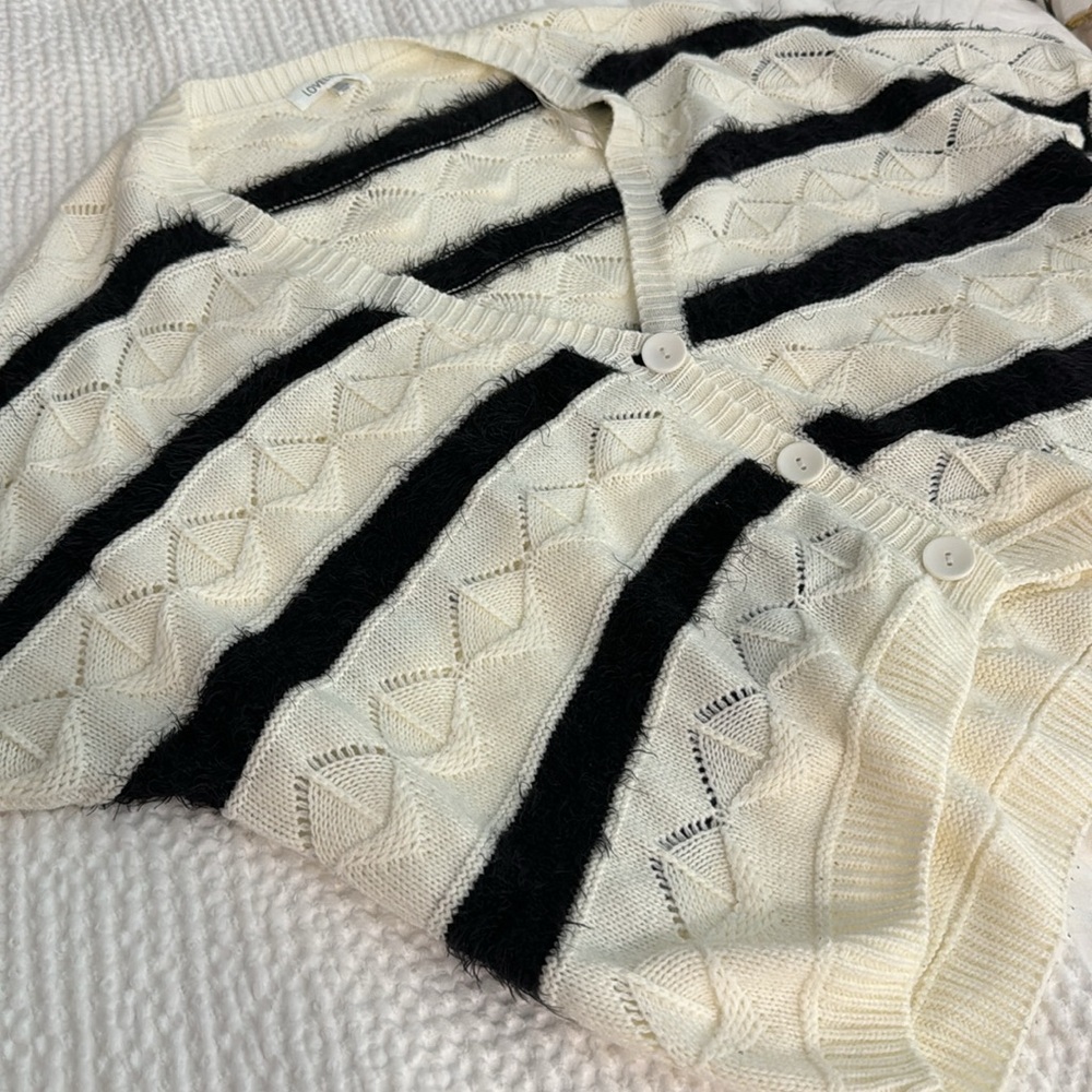 Oversized Sweater - Picture 3 of 8
